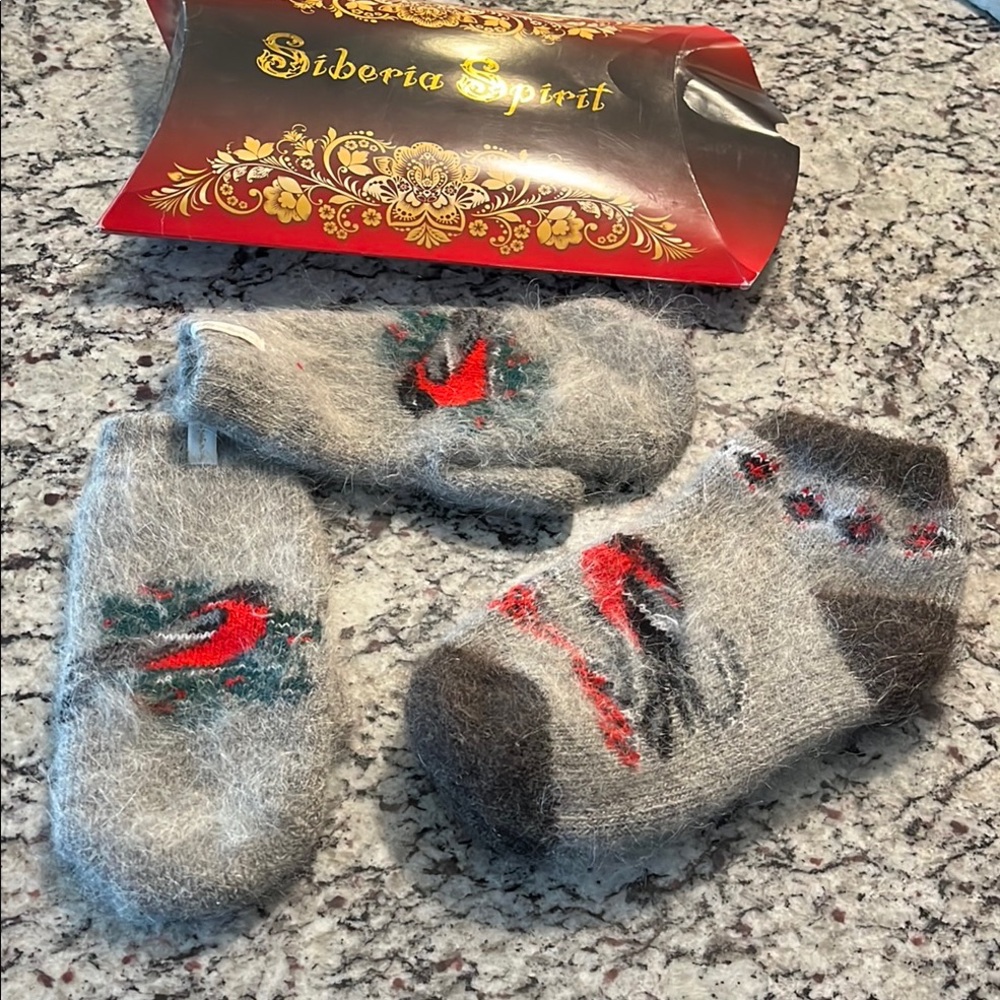 New in packaging! Siberia Spirit Goat Wool Mittens and Socks Set